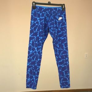 NIKE Cropped Elastic Waist Tight Legging Size L